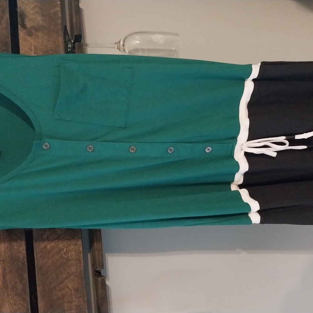 Lole Green and Black Short Sleeve Tee